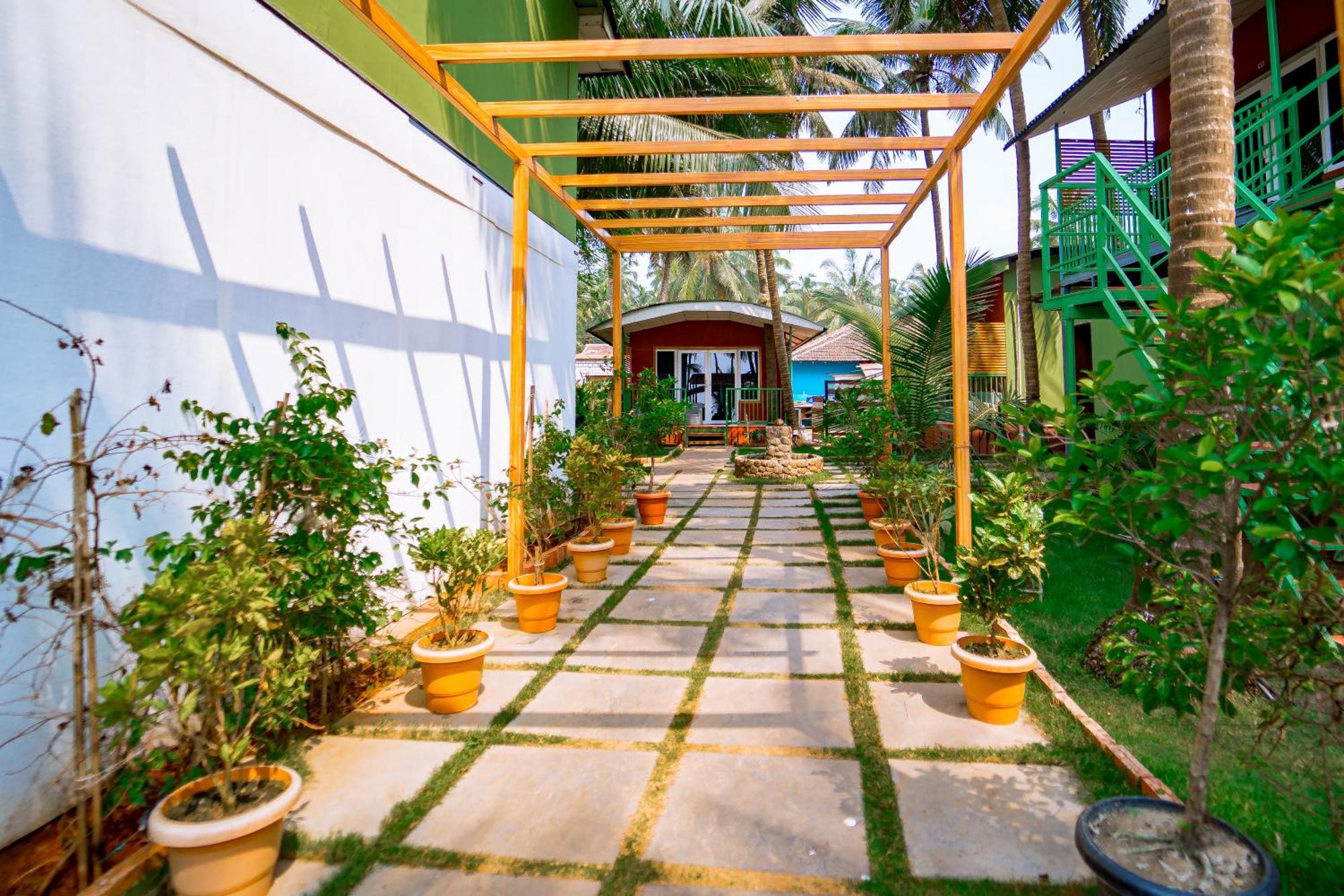 Orange Sky Beach Bungalow Агонда Екстериор снимка