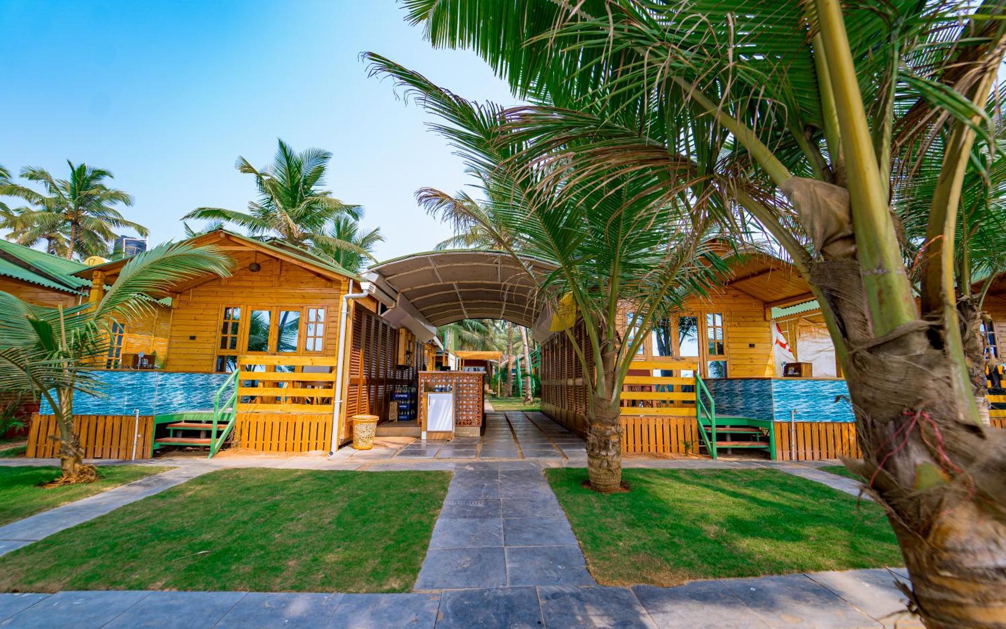 Orange Sky Beach Bungalow Агонда Екстериор снимка