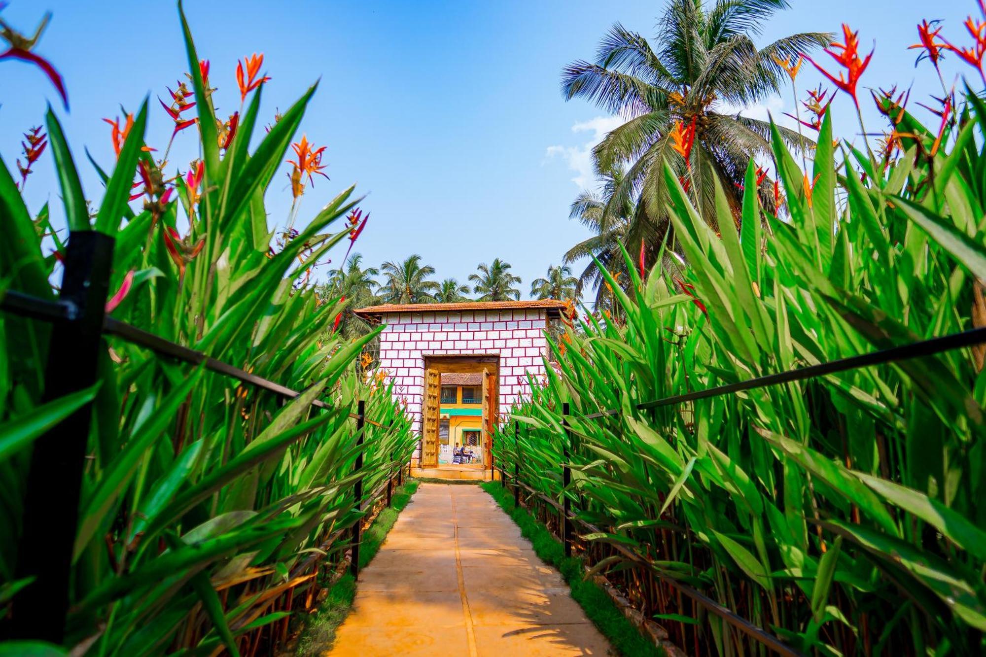 Orange Sky Beach Bungalow Агонда Екстериор снимка