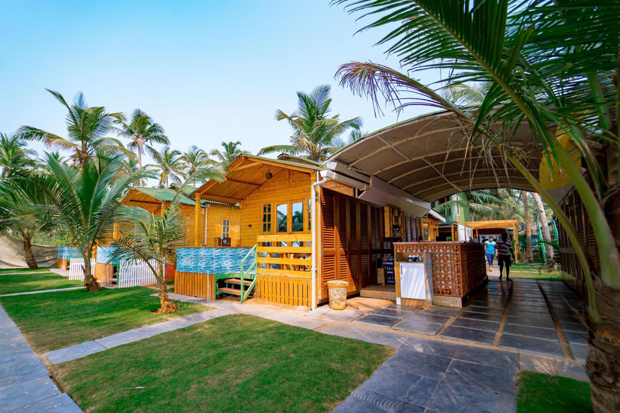 Orange Sky Beach Bungalow Агонда Екстериор снимка