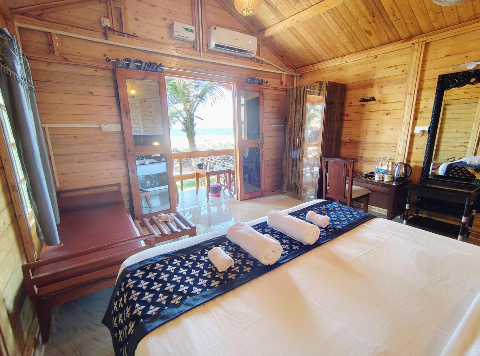 Orange Sky Beach Bungalow Агонда Екстериор снимка