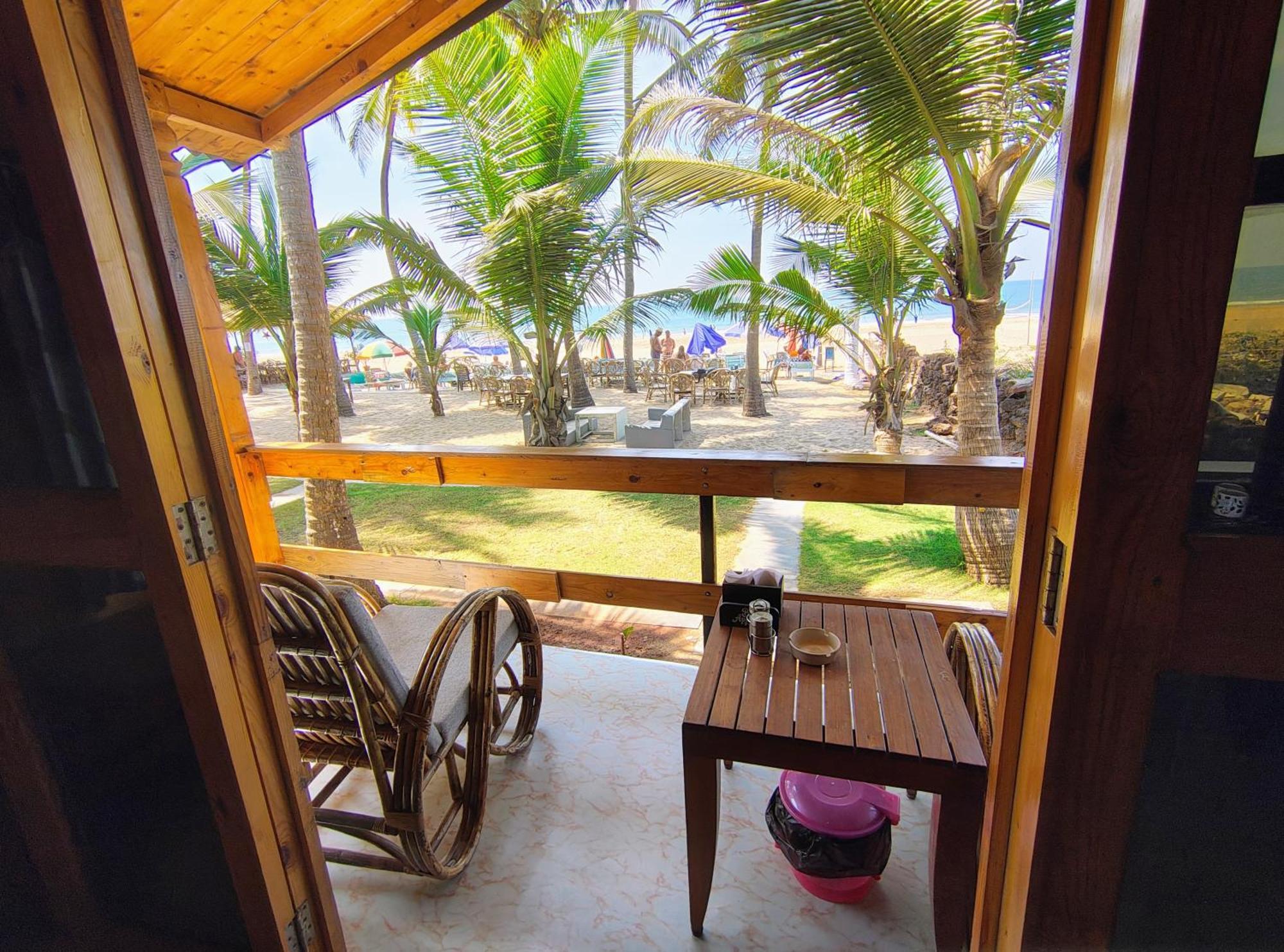 Orange Sky Beach Bungalow Агонда Екстериор снимка